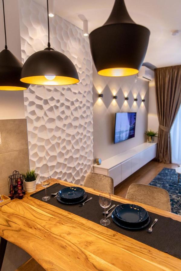 Dali Apartments Pupin Palace Novi Sad Buitenkant foto